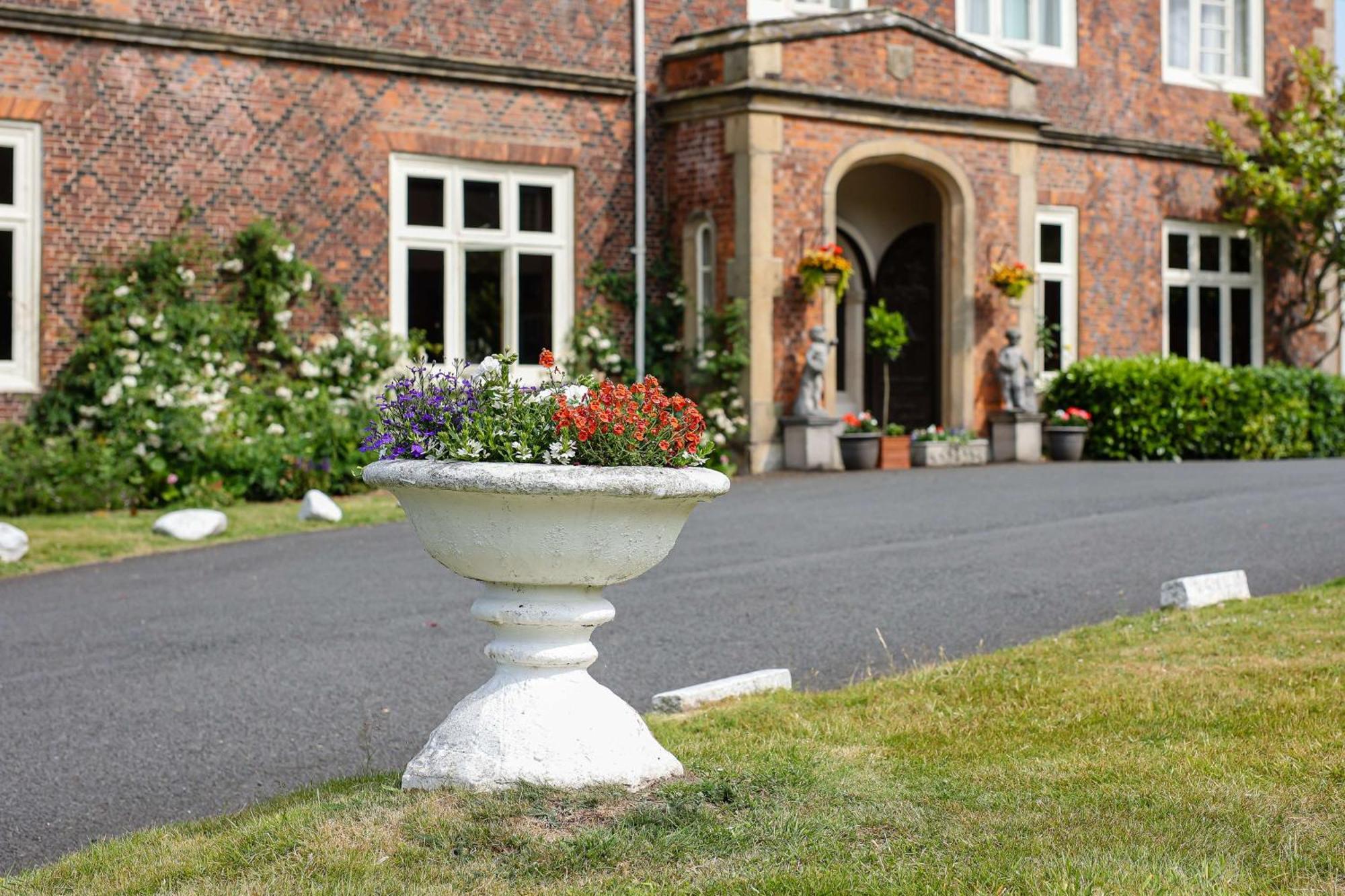 Albrighton Hall Hotel And Spa, A Member Of Radisson Individuals Hadnall Zewnętrze zdjęcie